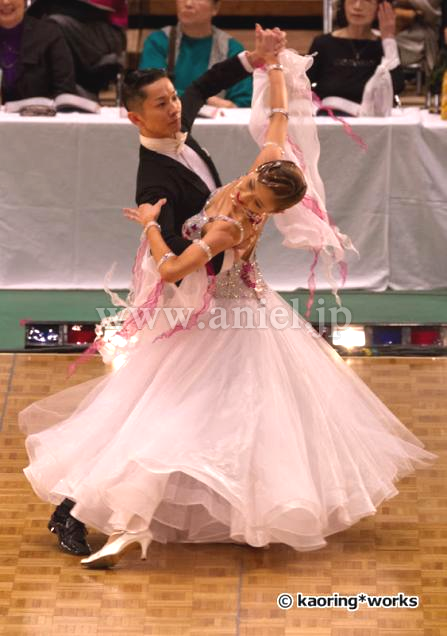 社交ダンスドレス・衣装のドレスネットアニエル / M2265・白&ピンク